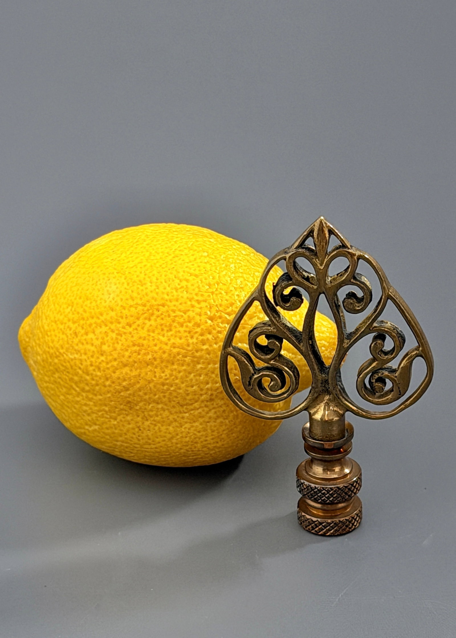 Vintage Carved Brass Palmette Heart Spade Open Filigree Lamp Finial Patinated Lighting Accessory: Vintage Carved Brass Palmette Heart Spade Open Filigree Lamp Finial Patinated Lighting Accessory standard 1/4-27 internal thread. Approximately 2 7/8 inches tall.