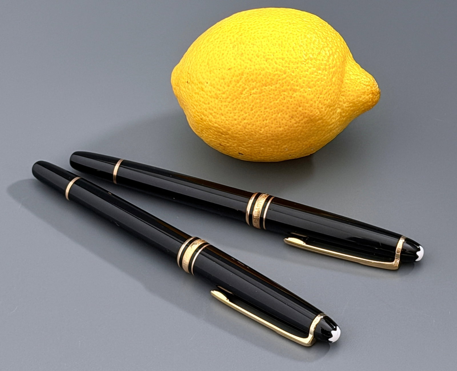 Montblanc Meisterstuck 144 Fountain Pen Rollerball Two Piece Writing Set Gold Trim (1 of 7)