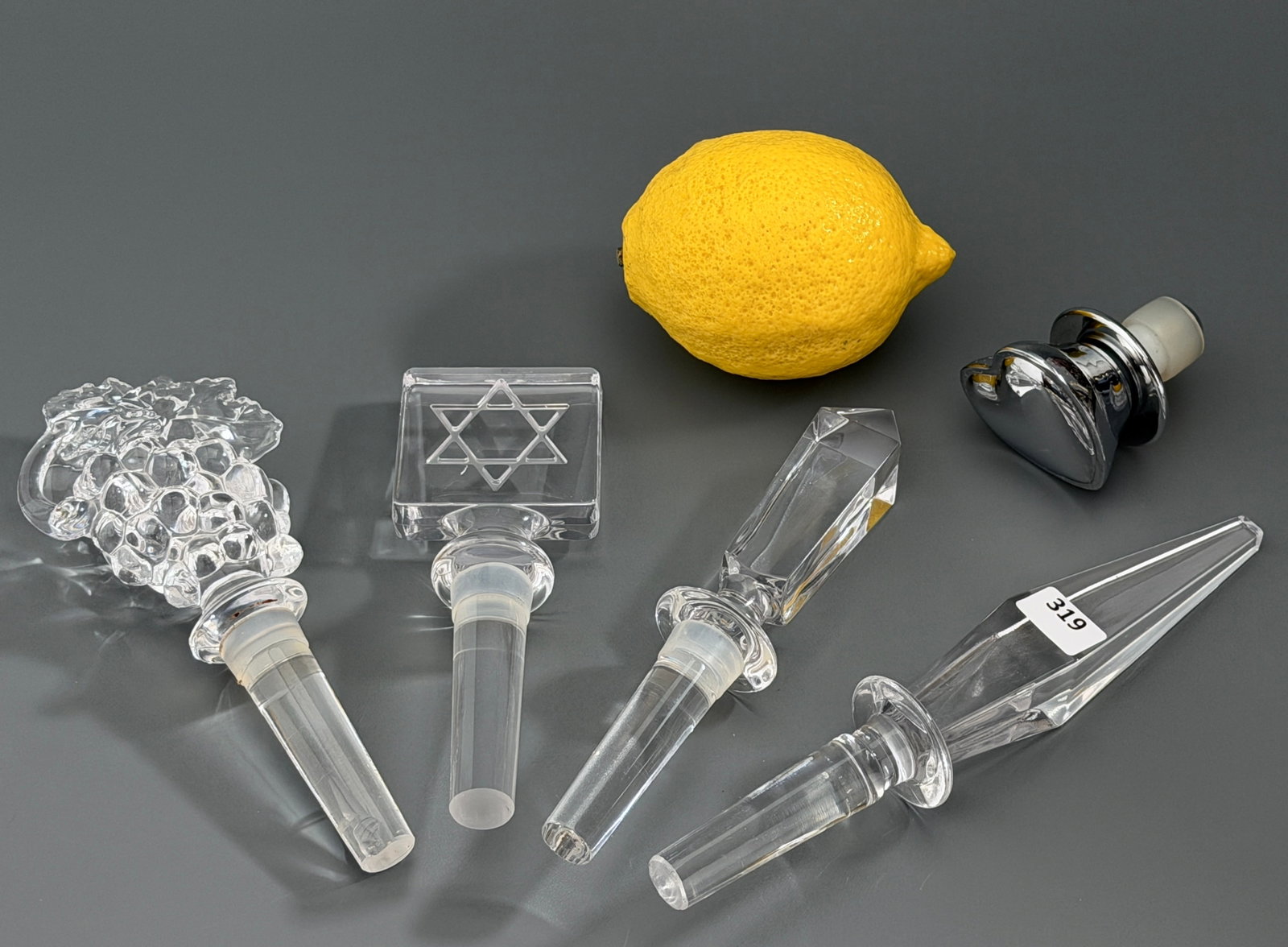 Vintage Collection Crystal Wine Bottle Stoppers Lot of 5 Star Of David Grapes Prism Heart (1 of 4)