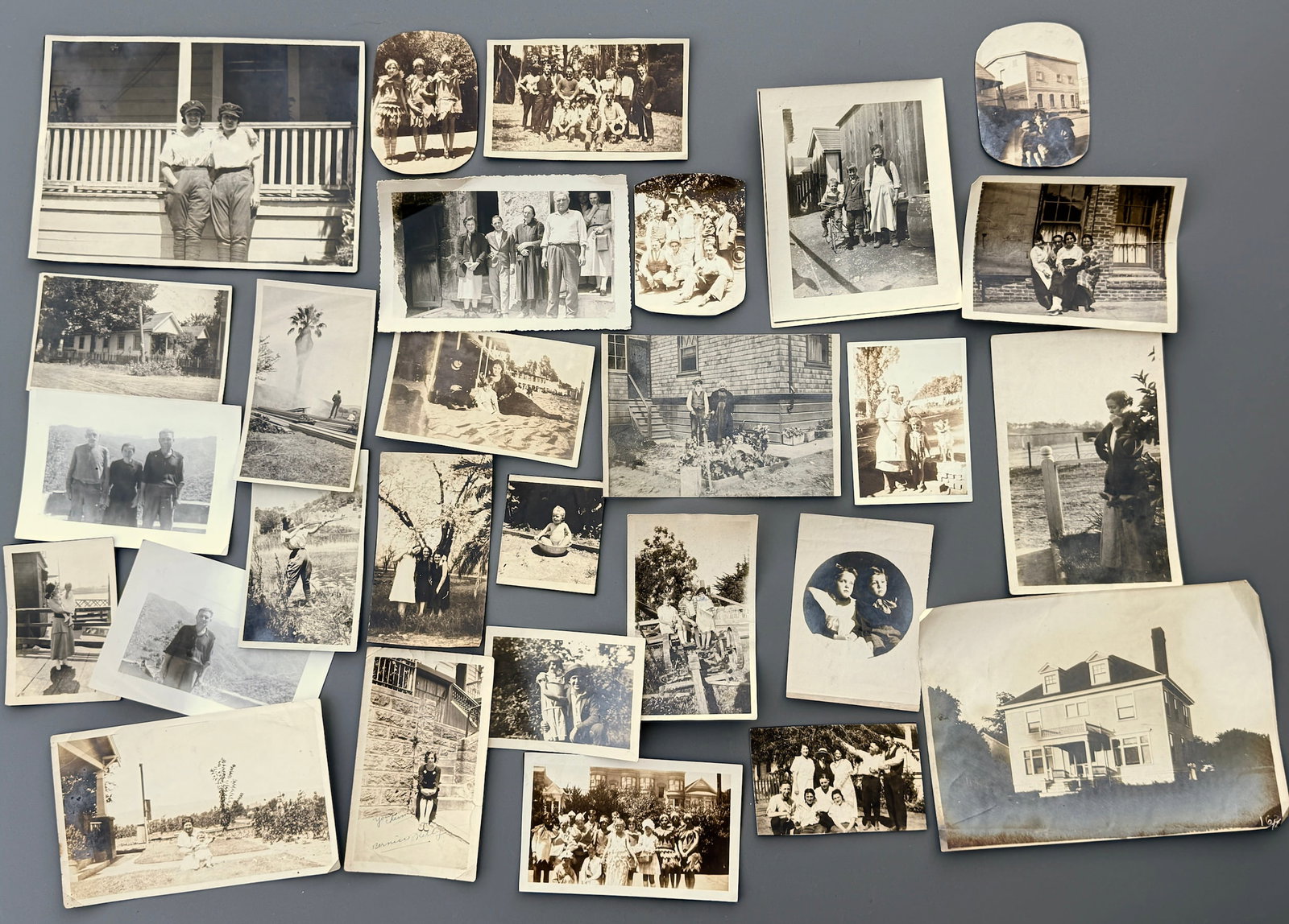 Vintage Photographic Snapshots Family Life 28 Candid Photographs from the 1910s through the 1940s.: Vintage Photographic Snapshots Family Life 28 Candid Photographs from the 1910s through the 1940s. American Social History
