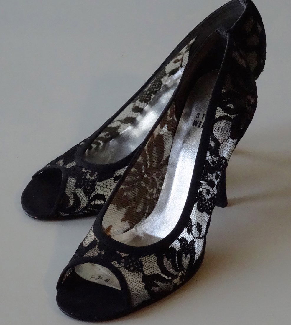 Stuart Weitzman Black Lace Pumps Designer Shoes Spain: Stuart Weitzman Black Lace Pumps Designer Shoes Made in Spain Size 6 M; Heel 3 ¾”.