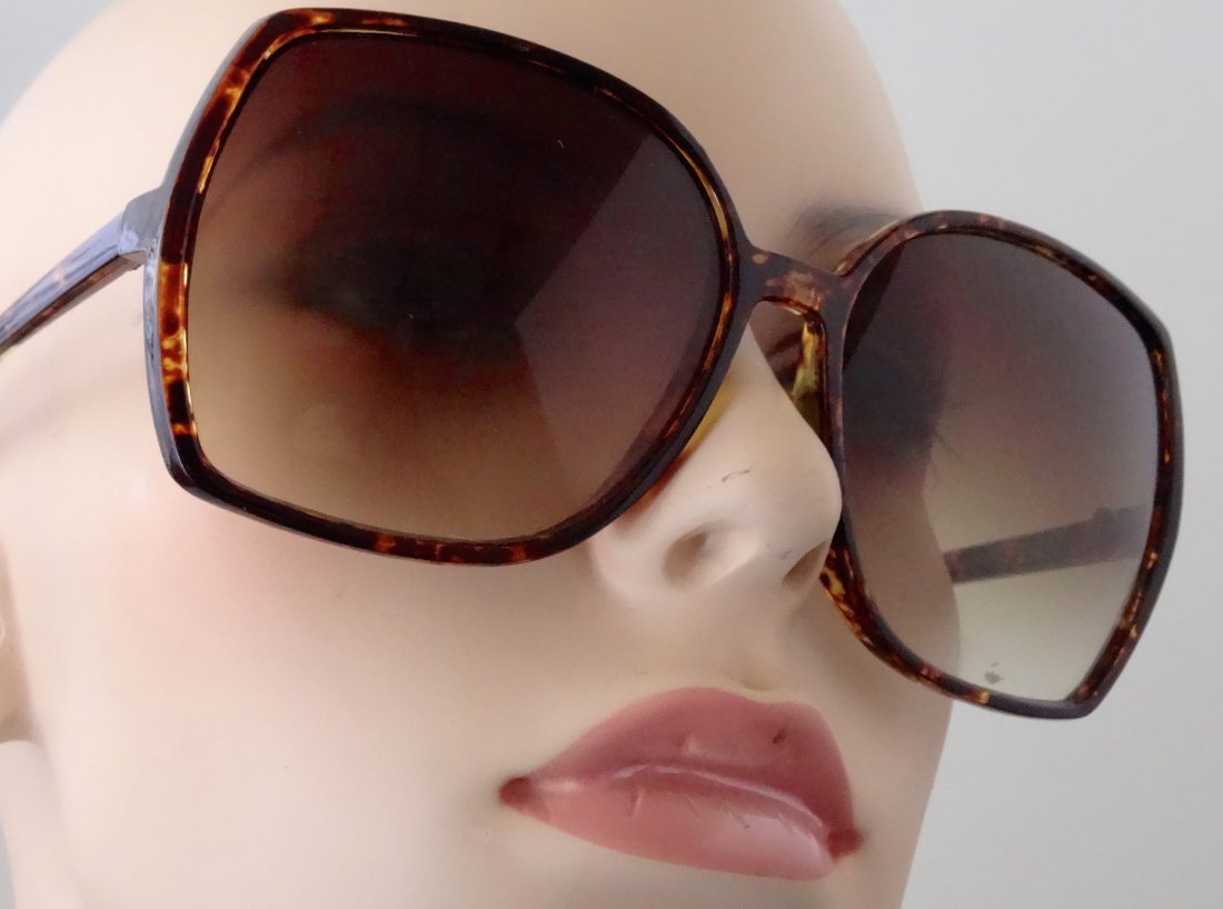 Vintage 80s Retro Sunglasses Original Theatrical Prop: Vintage 80s Retro Sunglasses Original Theatrical Prop Approximately 5 ¾” wide.