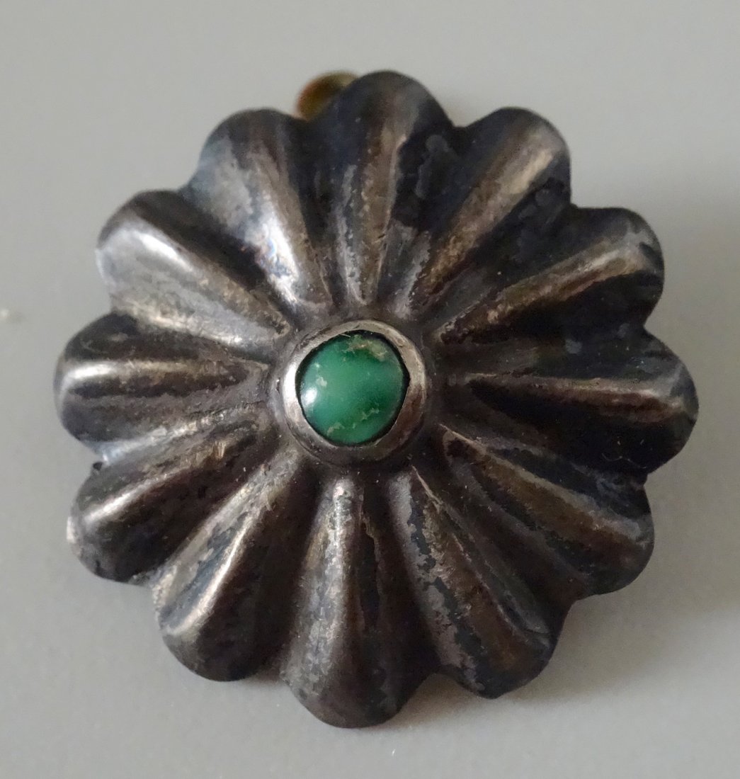 Antique Navajo Turquoise Button Domed Fluted Old (1 of 5)