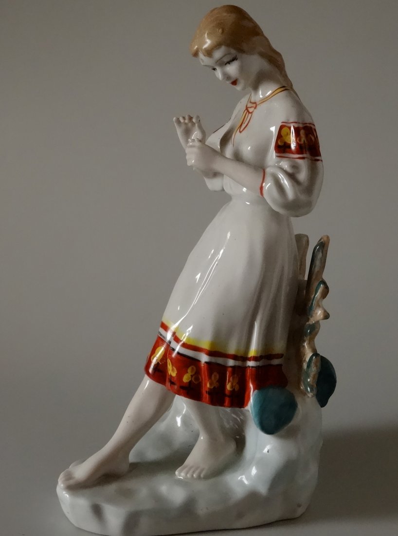 Vintage Mid Century USSR Russian Ukrainian Girl Large: Vintage Mid Century USSR Russian Ukrainian Girl Large Porcelain Figure Approximately 11 ½ inches tall.