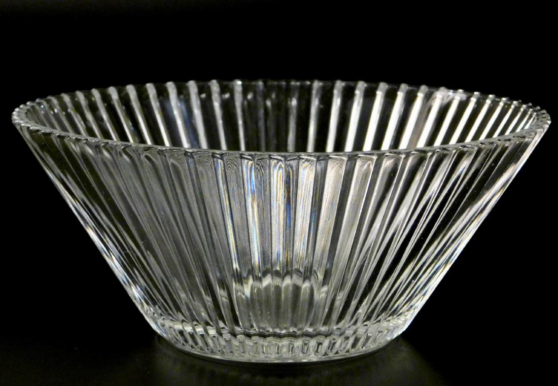 Ribbed Art Deco Clear Glass Bowl: Ribbed Art Deco Clear Glass Bowl Approximately 3 x 6 7/8 inches in diameter. This lot is part of inventory from a closed antique store, which we will be auctioning during the next several months. This