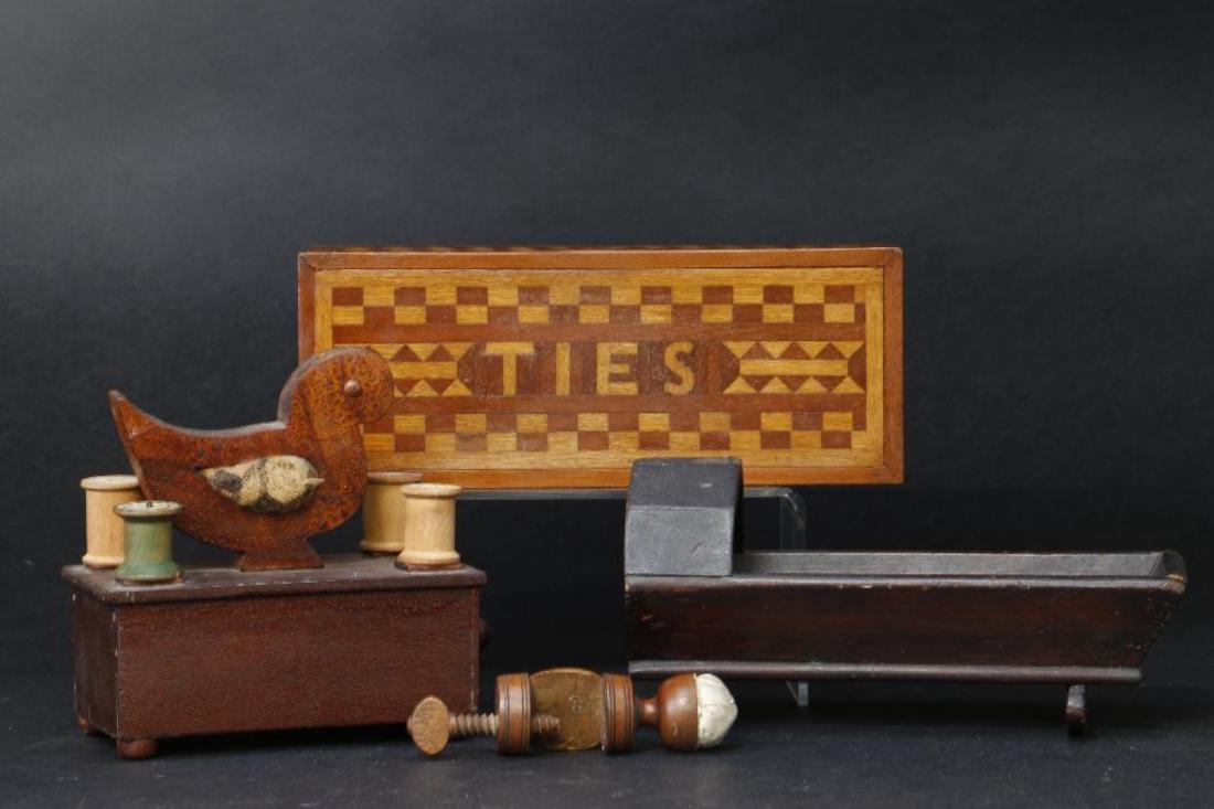 AN AMERICAN SEWING BOX, SEWING CUSHION, 19TH/20TH C. (1 of 4)