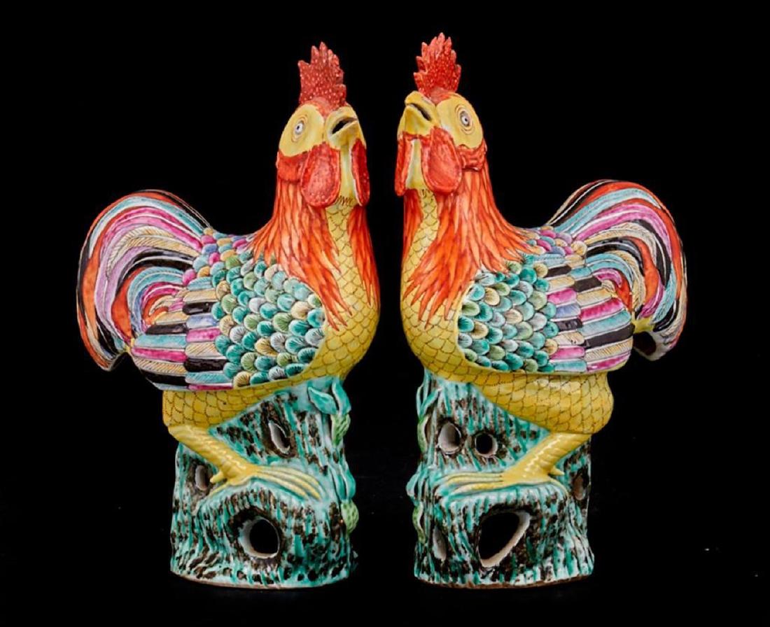 PAIR OF CHINESE EXPORT PORCELAIN ROOSTERS (1 of 2)