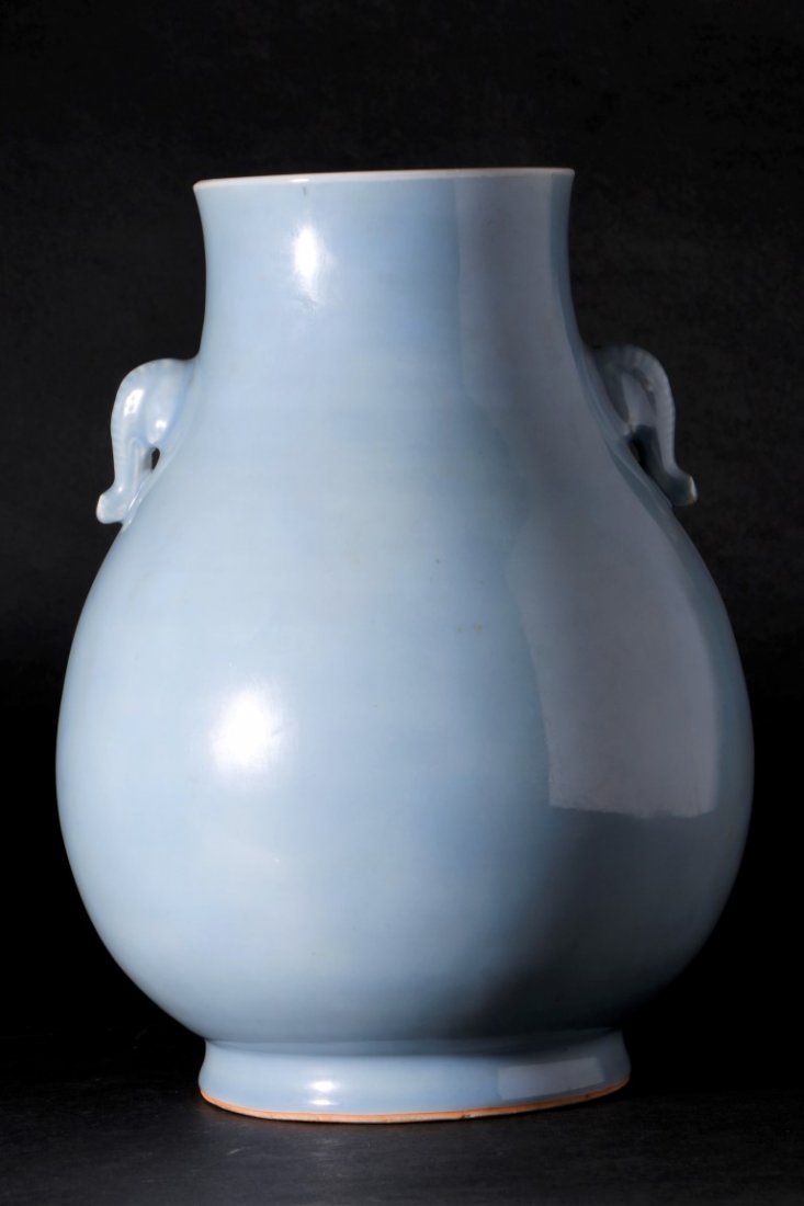 A RU-TYPE HU-SHAPED VASE (1 of 5)