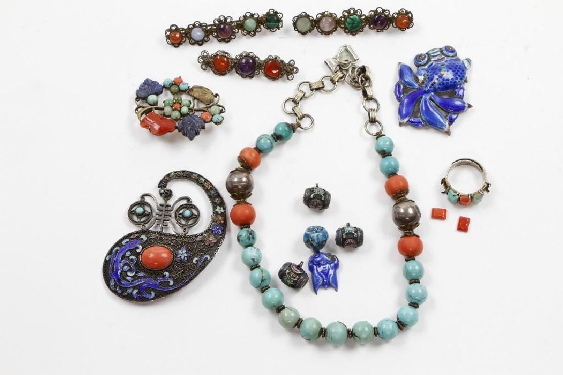 A GROUPING OF ASIAN JEWELRY (1 of 8)