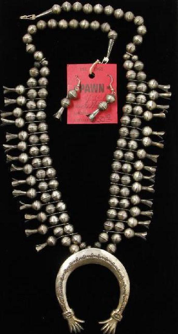 NAVAJO SQUASH BLOSSOM NECKLACE (1 of 5)