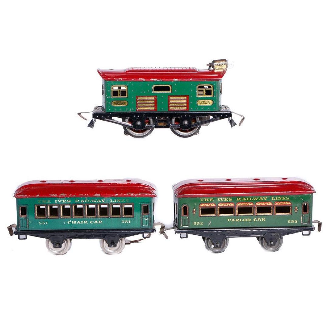 Ives O Gauge passenger set (1 of 5)