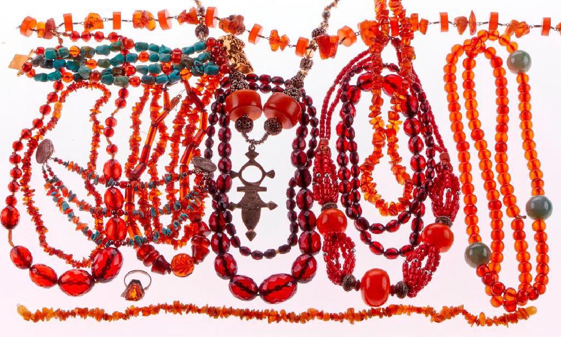 Amber, bakelite amber, turquoise, silver/metal jewelry: Collection of amber, bakelite amber, turquoise, silver and metal jewelry 26 pieces Buyer pays shipping cost of $37.50 in the USA (plus 2% of the hammer price for insurance). All packages must be insur