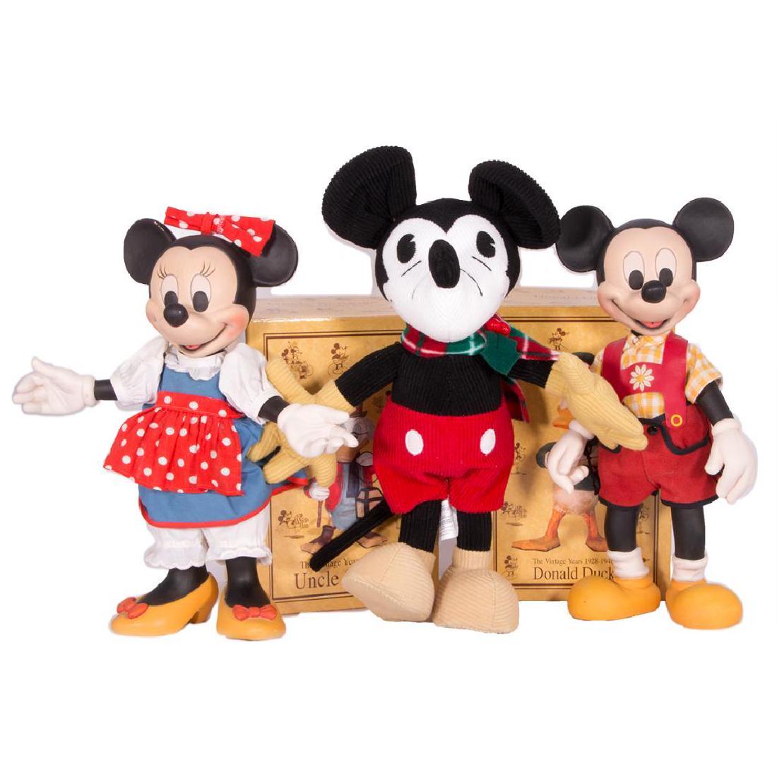 DISNEY COLLECTIBLES (1 of 4)