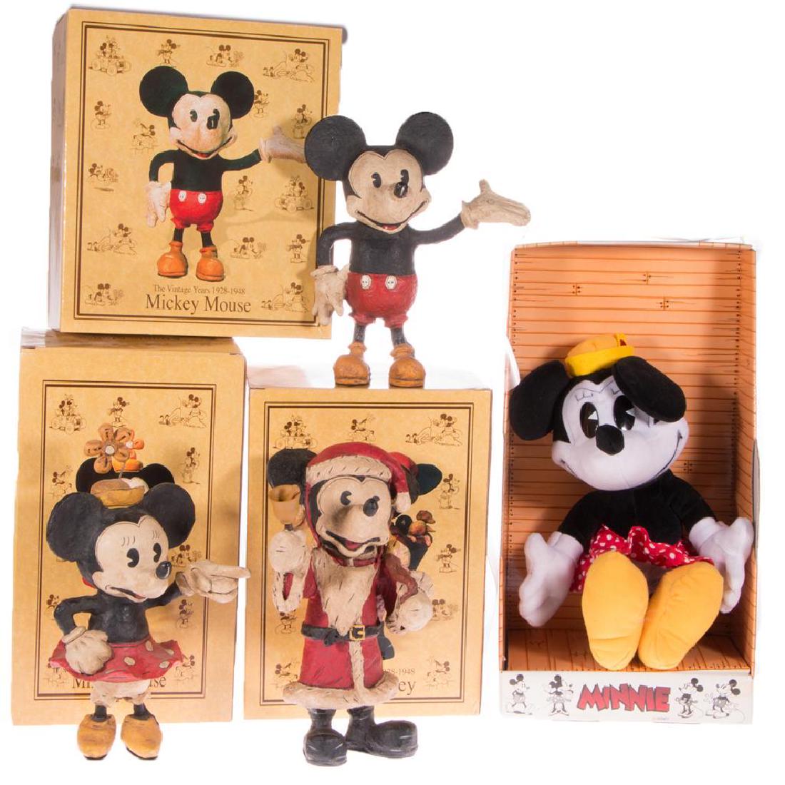 DISNEY COLLECTIBLES (1 of 6)