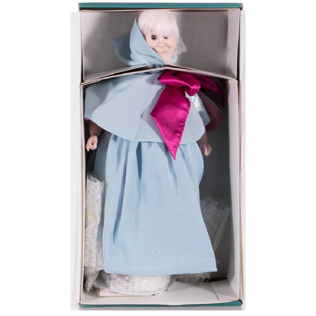 DISNEY COLLECTIBLES: Cinderella. Fairy godmother porcelain doll.