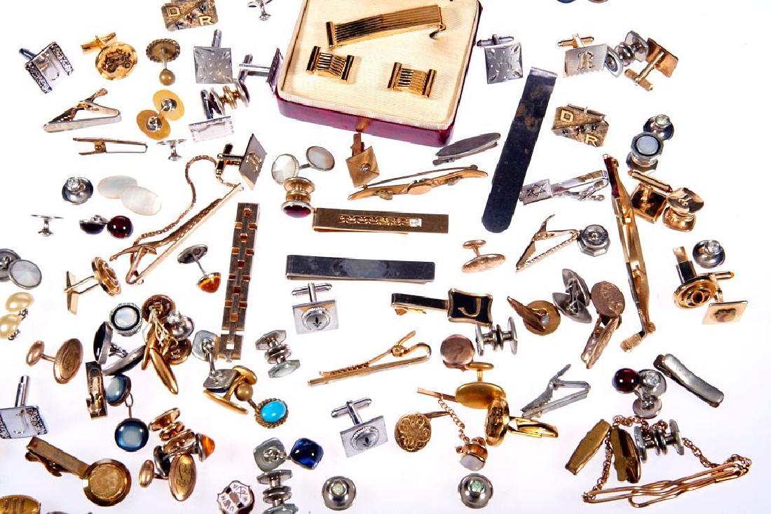 Collection of gent's accessories (1 of 1)