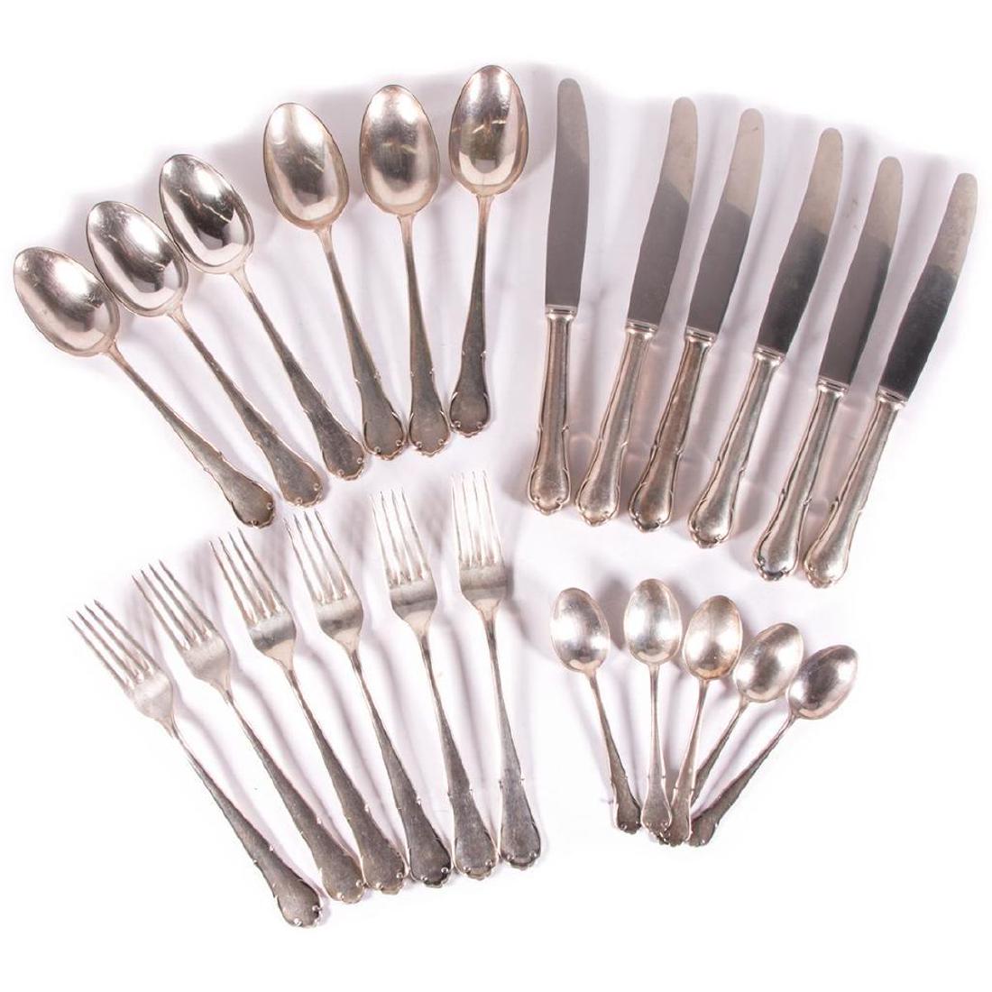 Partial Sterling Dinner Service. (1 of 10)