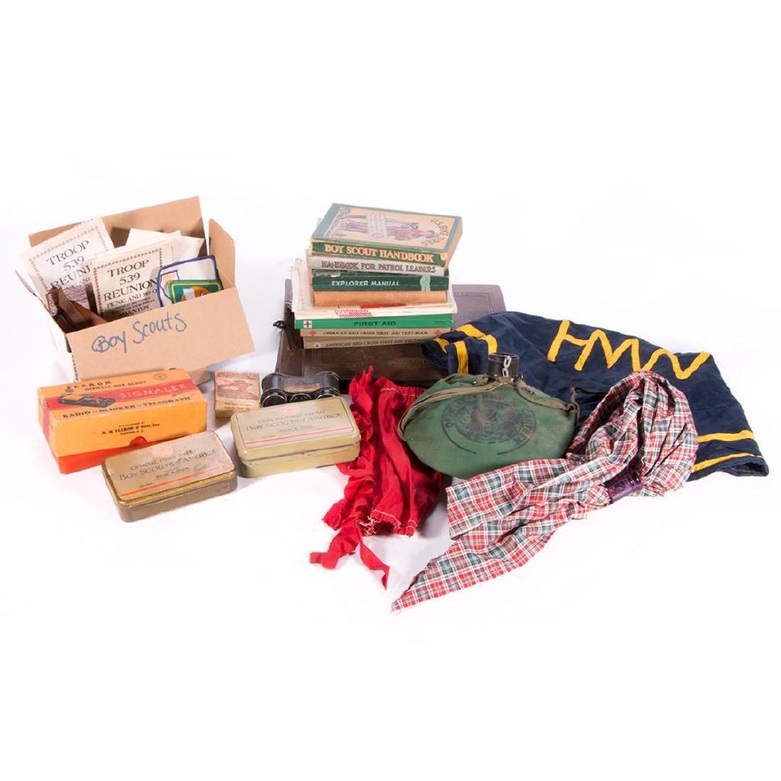 Lot of vintage Boy Scout memorabilia.: A mixed lot of Boy Scout memorabilia including scout manuals, first aid kit, compass, various scarves, a 1940 field trip album, etc.