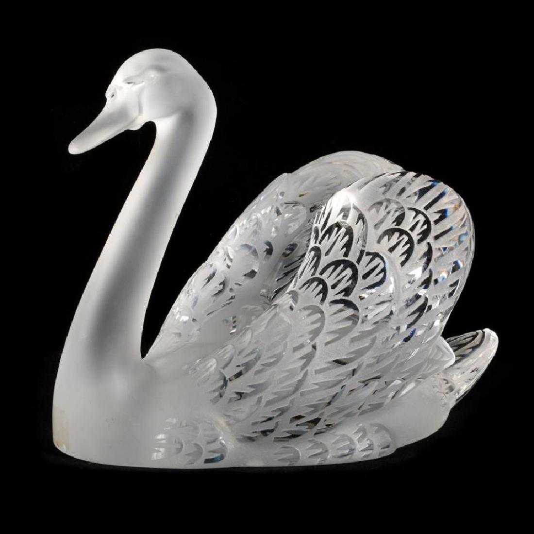 A LALIQUE CLEAR AND FROSTED GLASS SWAN STATUETTE (1 of 9)