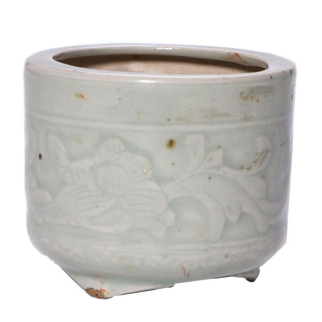 Chinese Ming dynasty footed celadon bowl. (1 of 6)