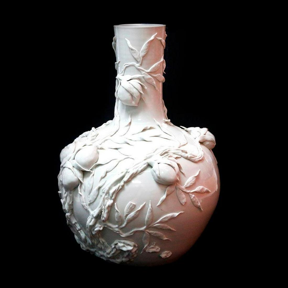 A Large Chinese Blanc de Chine vase. (1 of 10)