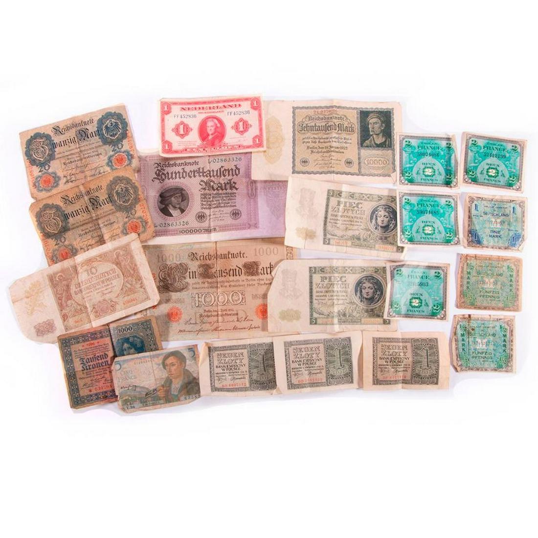 Lot of vintage European currency. (1 of 11)