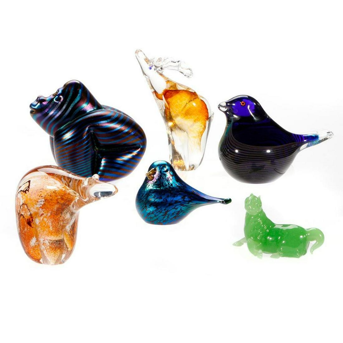 Six art glass paperweights.: Six art glass paper weights by Orient and Flume, Paul Crosbie, etc in the form of animals.