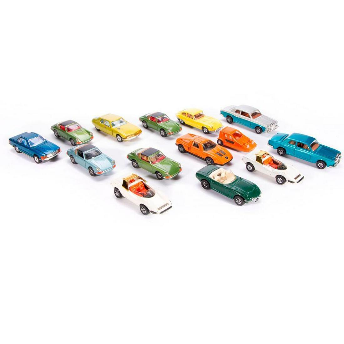 Fourteen Corgi Whizzwheels. (1 of 9)