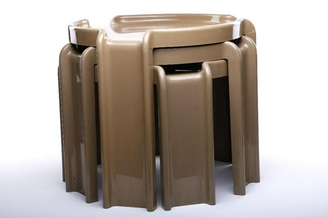 Giotto Stoppino for Kartell: Giotto Stoppino for Kartell Nesting Tables. Molded plastic: Size: 18" Diameter Condition: Some surface scratching, overall good
