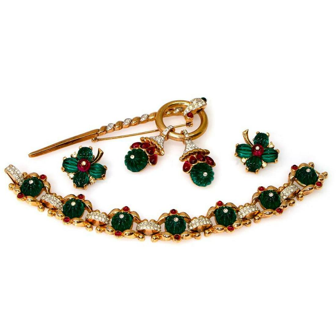 Retro Trifari rhinestone suite, 1940's (1 of 2)