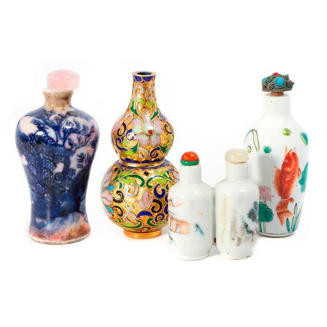 Four Chinese snuff bottles. (1 of 9)