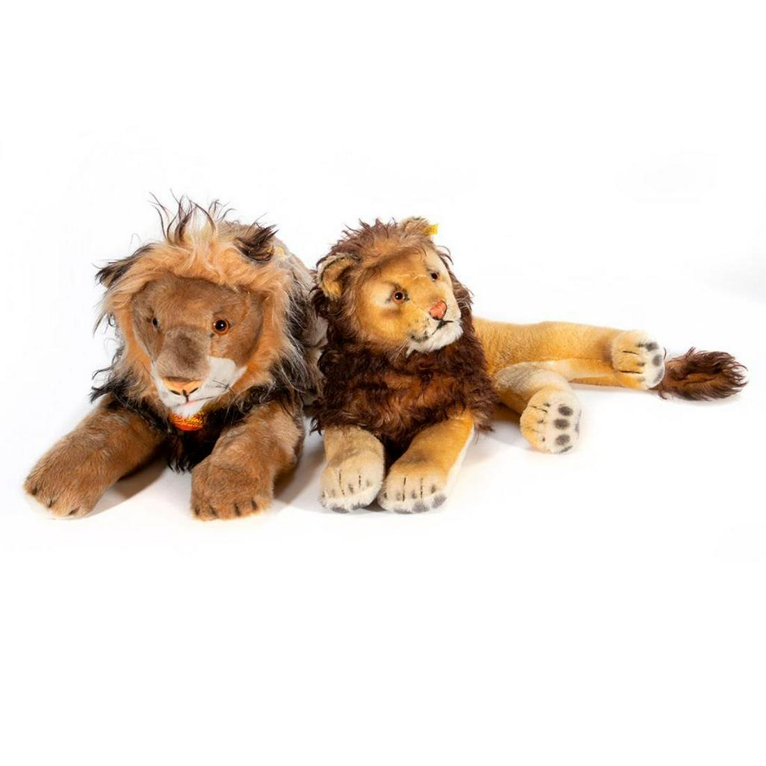 Large Steiff Lions, Lot of 2 (1 of 8)