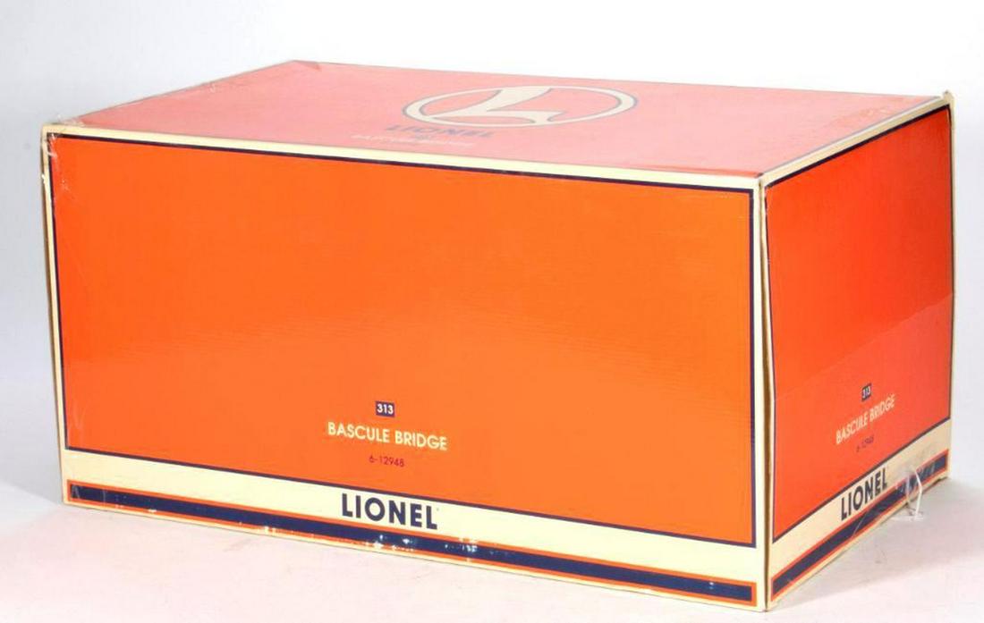 Lionel Bascule Bridge in original box (1 of 1)