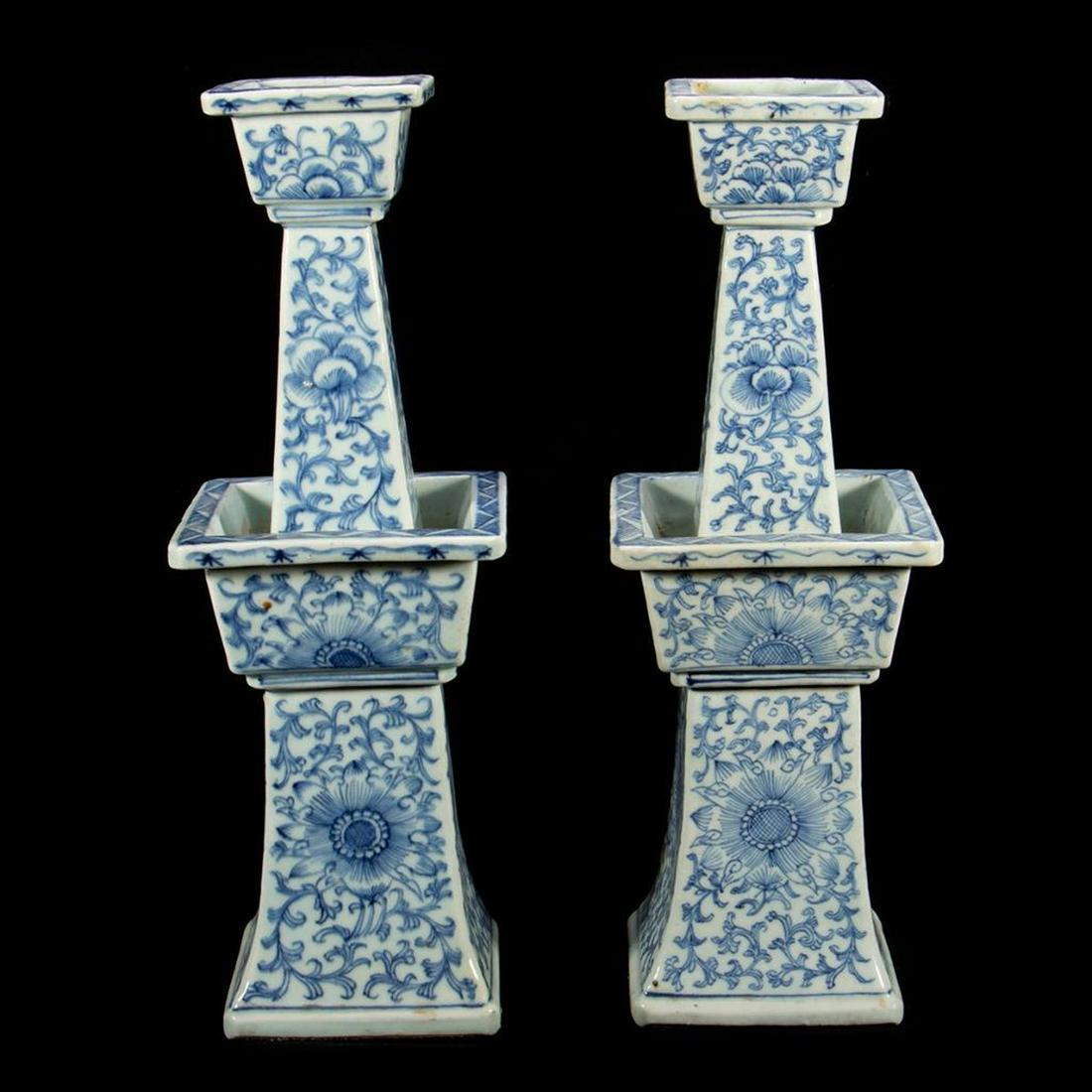Pair Chinese of 19th century Blue & White Ceramic (1 of 5)