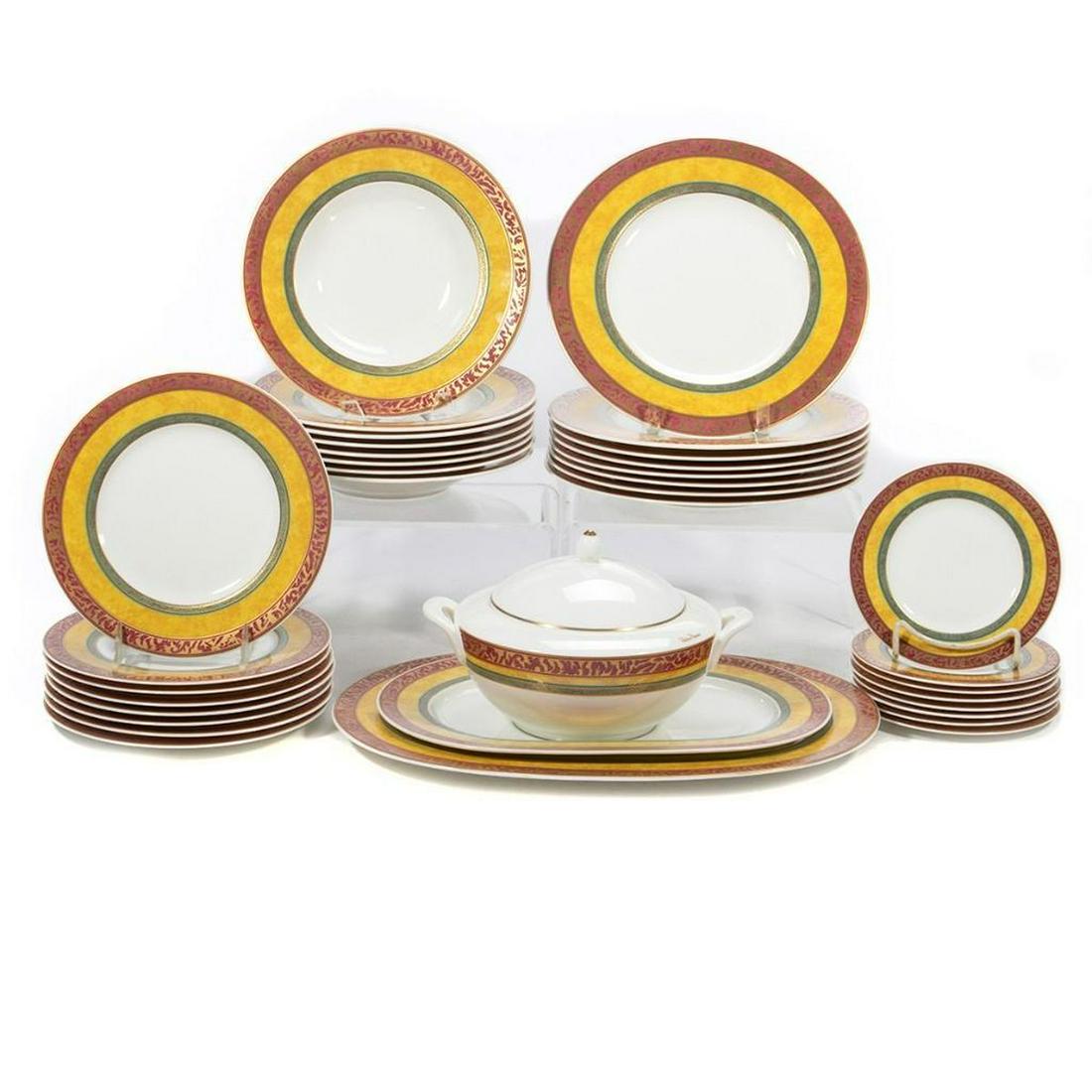 Paloma Picasso Design China: The set includes two platters, a tureen, and eight each dinner plates, soup bowls, salad plates, and bread plates. Platter 16in. (42cm) l. Dinner plates 10 1/2in. (27cm), Tureen 7in. (18cm)h. Conditio