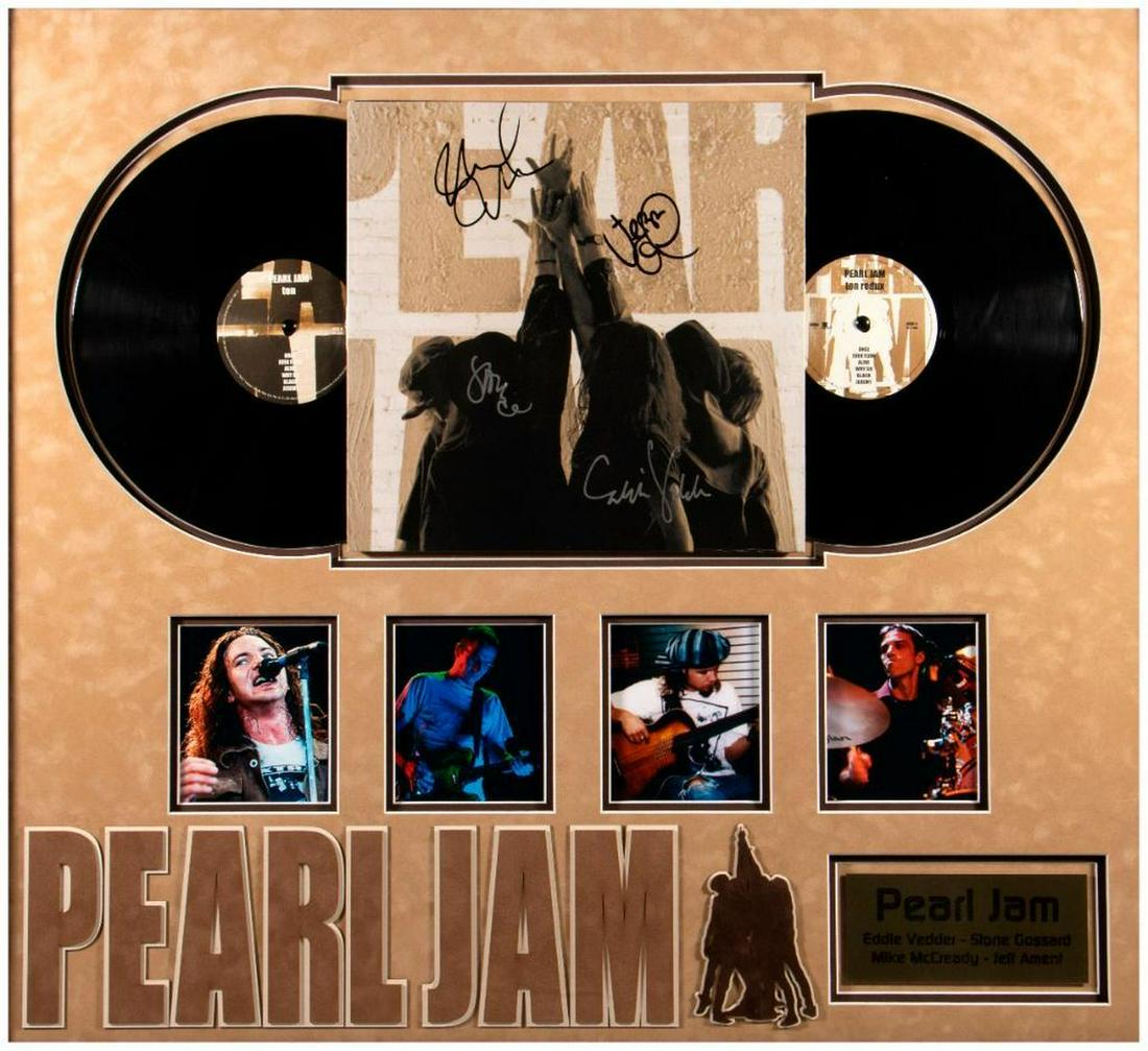 Pearl Jam Band signed album cover (1 of 10)