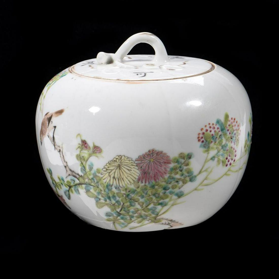 Chinese Export covered Jar: Decorated with song birds on floral vines. 5in. H. Condition: very tiny chip to edge of cover