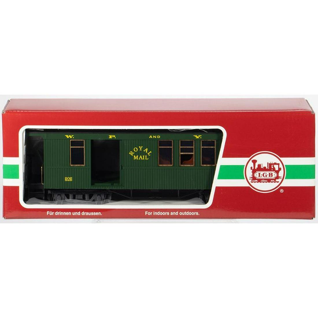 While Pass & Yukon Green Combine Royal Mail: While Pass & Yukon Green Combine Royal Mail LGB36815 New Old Stock - box has sleeve