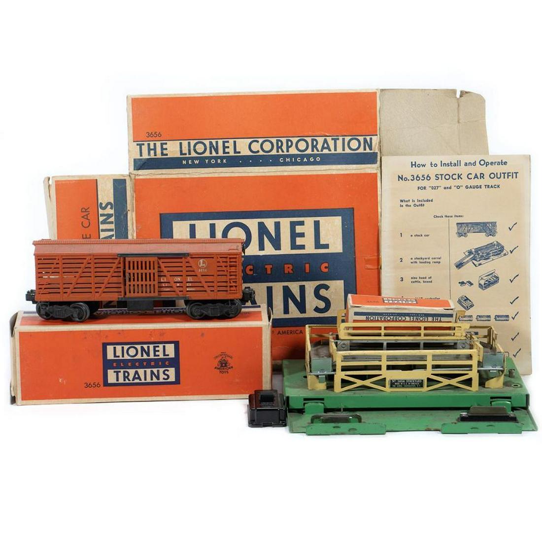 Lionel Postwar Stockyard and Car (1 of 2)