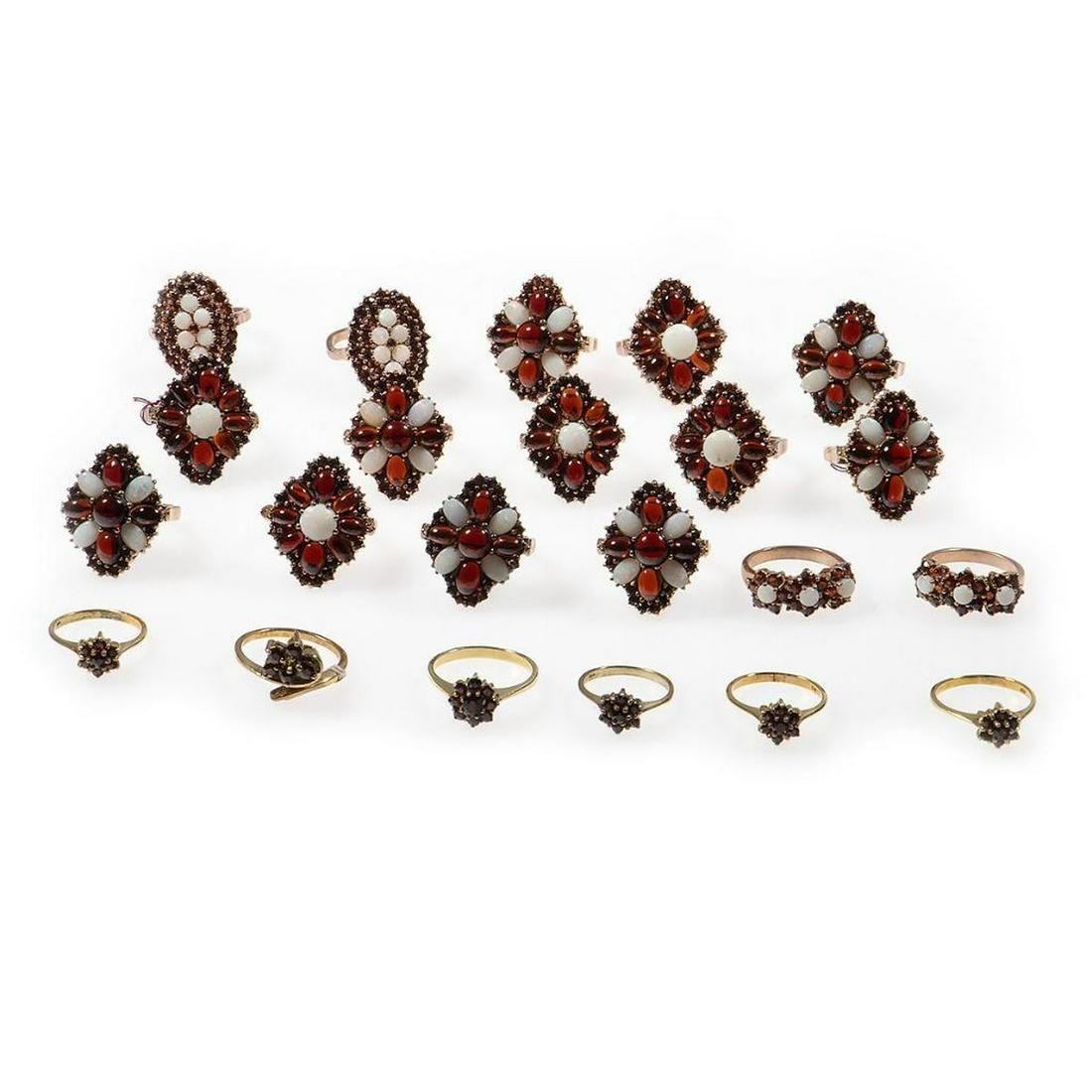 Collection of 22 gem-set and gilt silver rings (1 of 4)