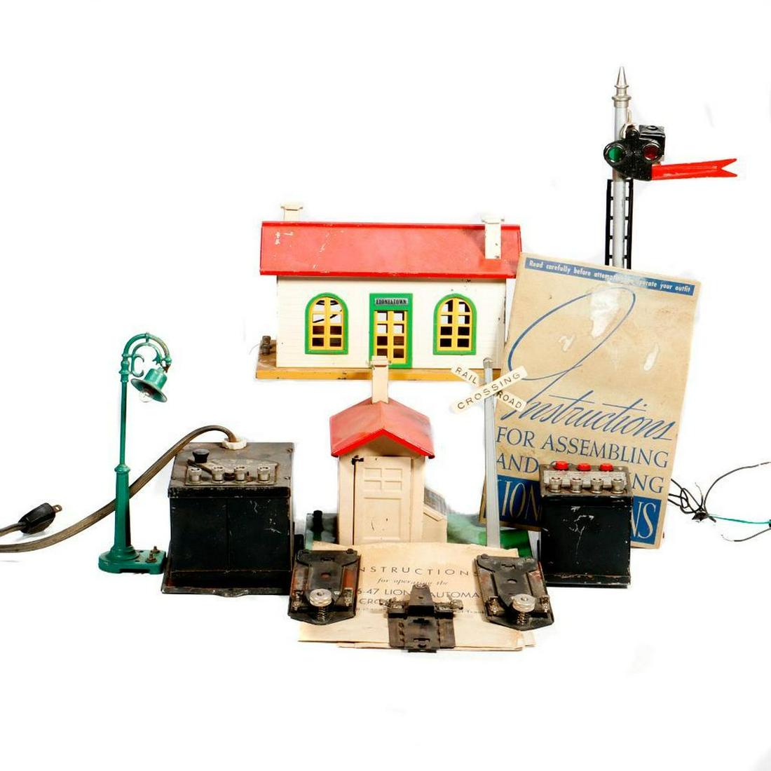 Lionel Prewar Accessories: 82N, 137, 58, 45N, 166, B xfmr, Instr (1 of 3)