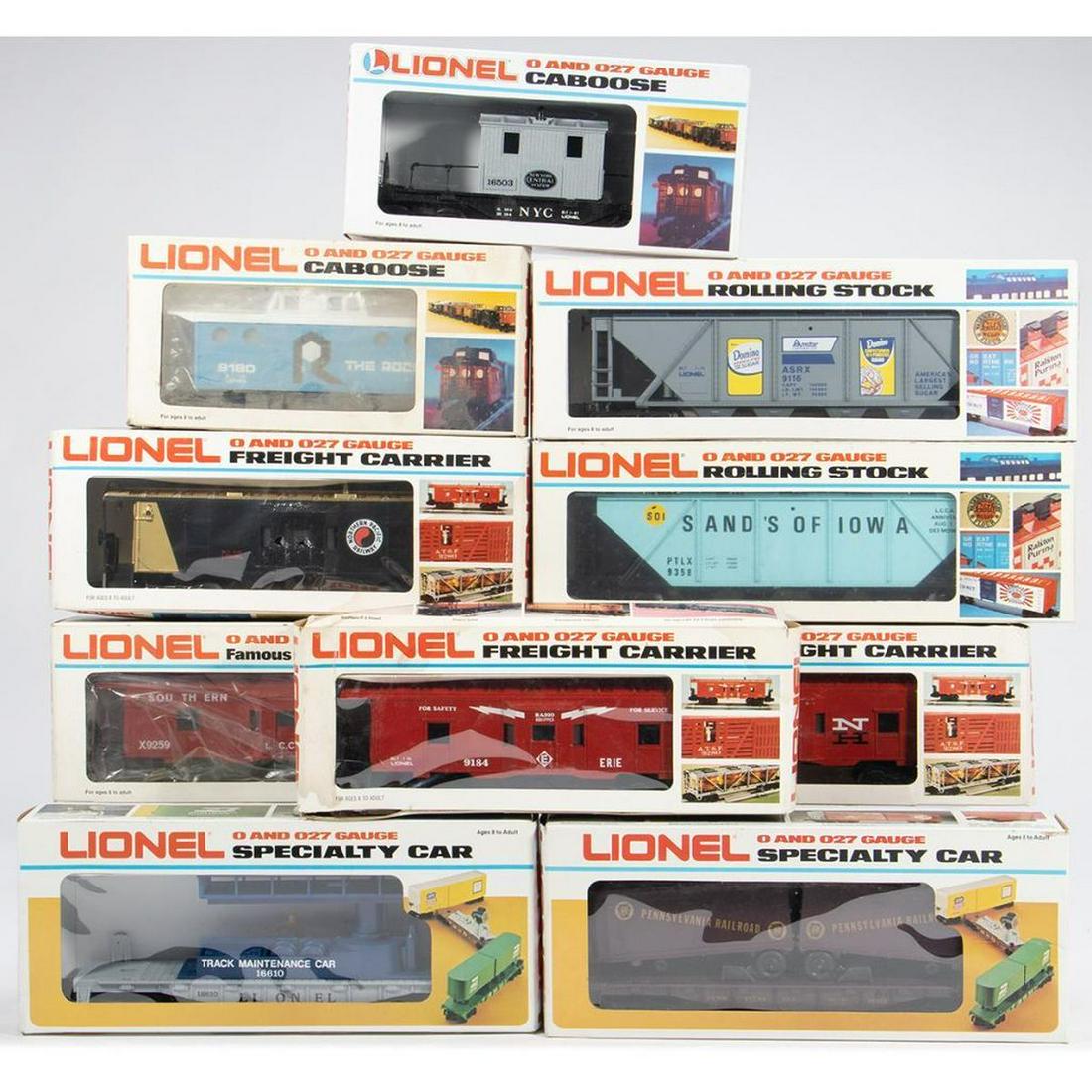 Lionel 10 Freight Cars including club car (1 of 5)