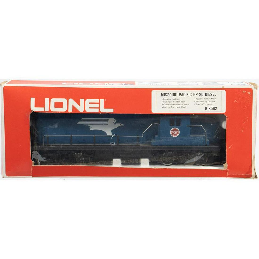 Lionel 6-8562 Missouri Pacific GP-20 Diesel Loc in original box.: Lionel 6-8562 Missouri Pacific GP-20 Diesel Locomotive in original box. Box has wear and water damage to back.