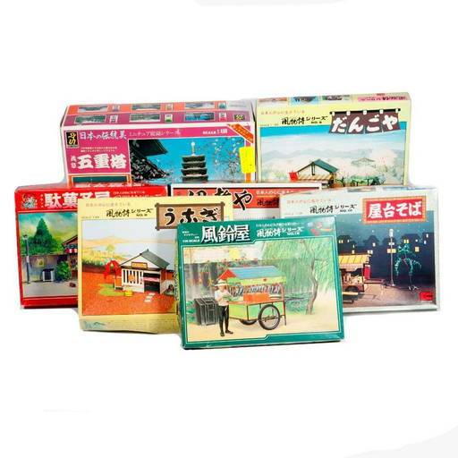 15 Japanese Plastic Building kits (0134) on Nov 12, 2022 Turner Auctions + Appraisals in CA