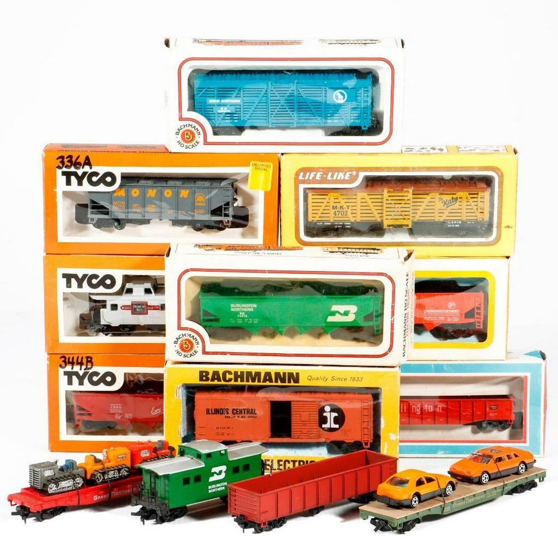 14 HO Freight Cars - Burlington, BN, MKT, M.St.L., GN, Monon, IC (1 of 3)