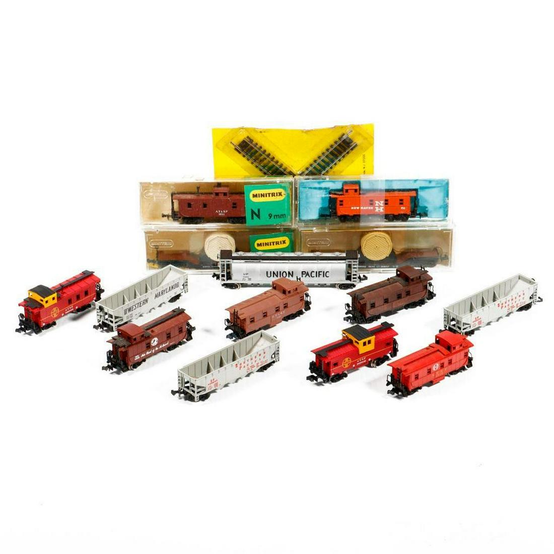 N Gauge Freight Cars, crossing, retailer (1 of 3)