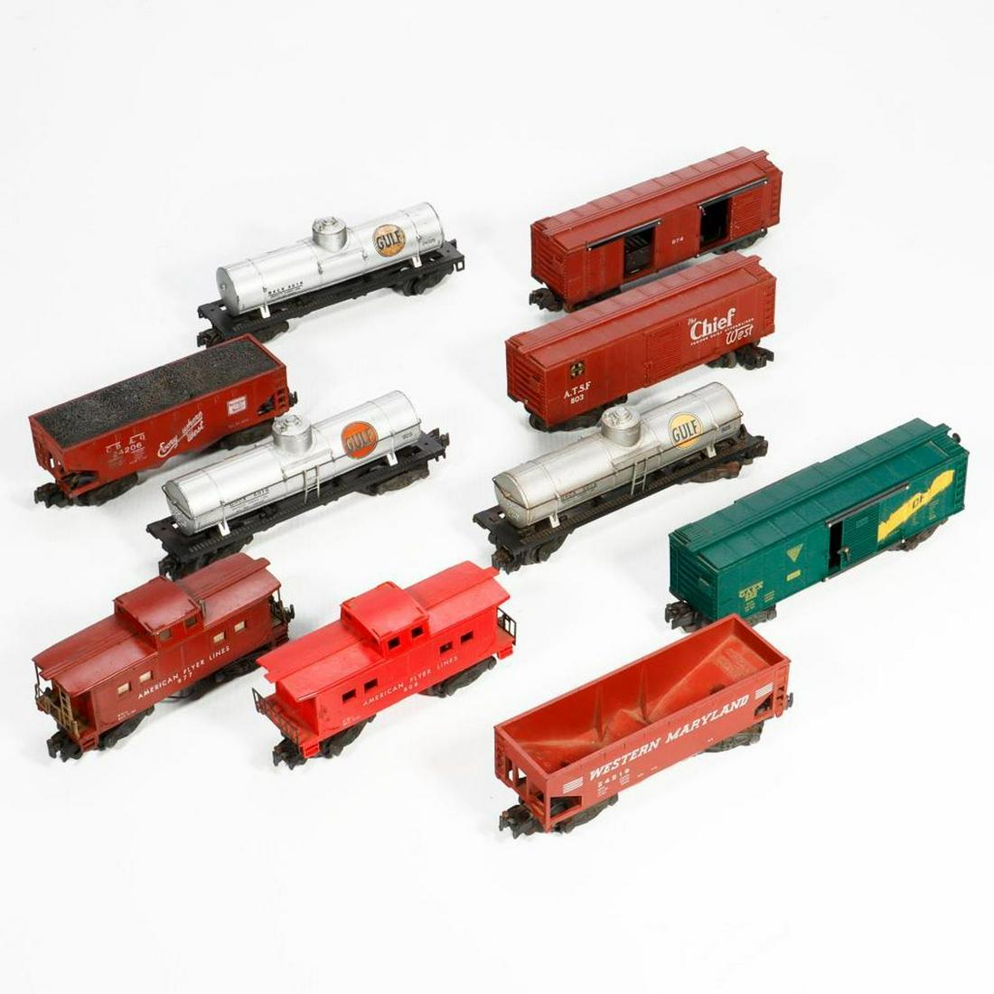 18 American Flyer S Gauge Knuckle Coupler Freight Cars: 18American Flyer S GaugeKnuckle Coupler Freight Cars 1. 807 Rio Grande Cookie Box Car. Roof walk ends, trucks and couplers intact. Dirt on one end of roof walk along with corner of car. Rust spots on 
