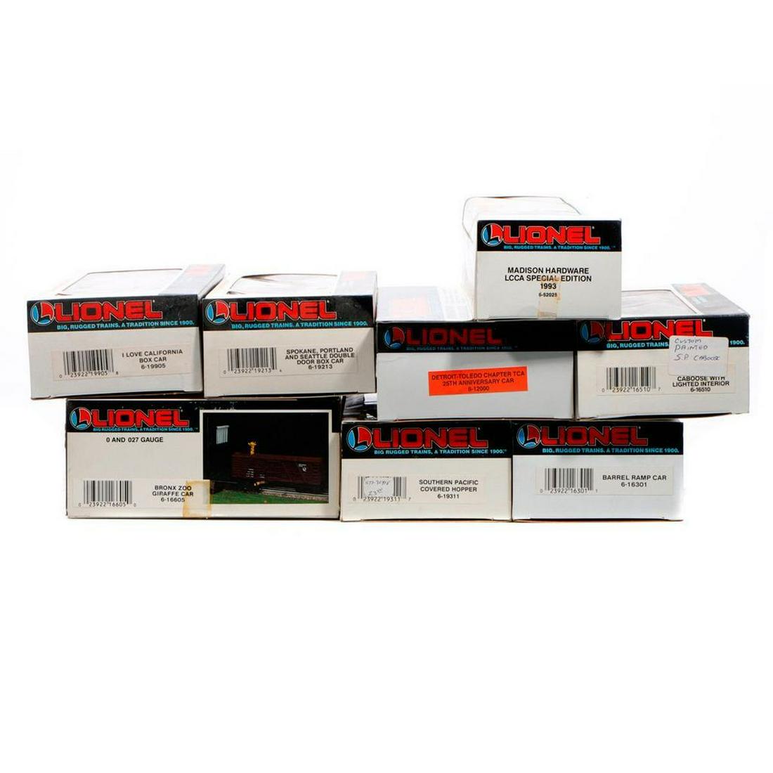 Lionel 7 Freights & Truck -Custom Painted SP Bay Window Caboose (1 of 2)