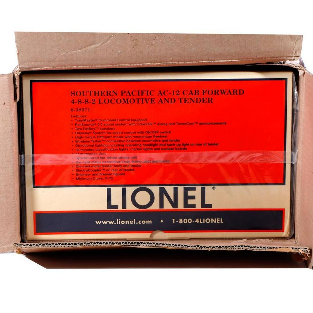 Lionel 6-38071 SP Cab Forward 4-8-8-4 Loco & Tender in original box (1 of 2)