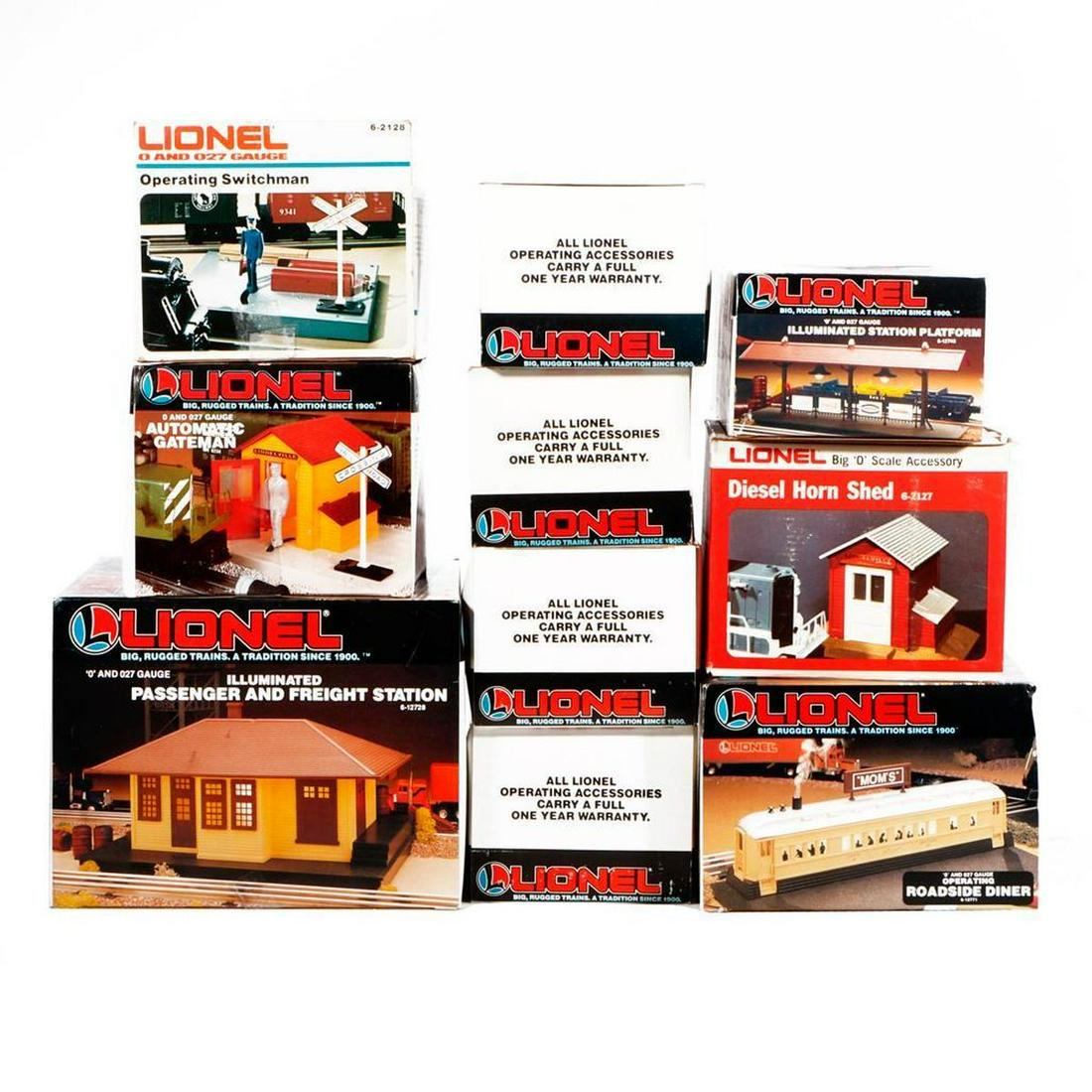 Lionel Accessories - Station, Diner, Towers, Gatemen, Horn Shed (1 of 2)